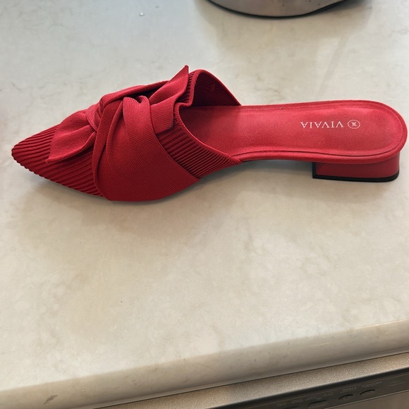 Red flat mules - Picture 2 of 2